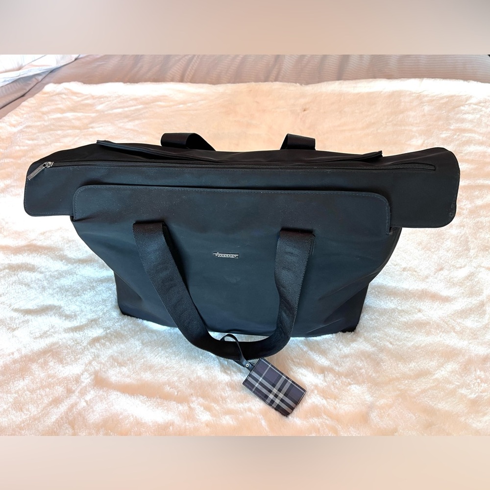 Burberry Fragrance Tote Bag. Black Nylon. Overnight travel bag